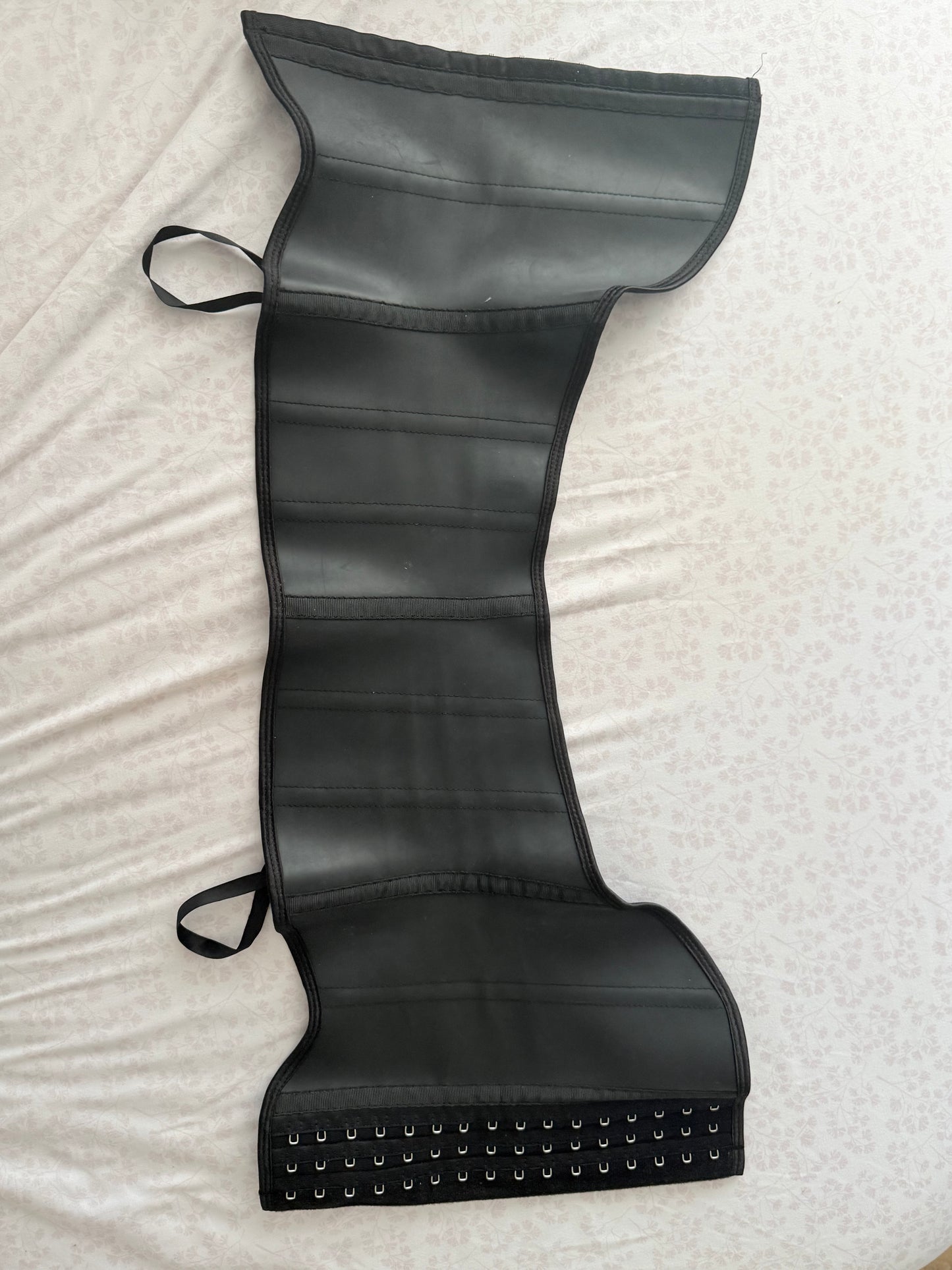 Le corset skyni